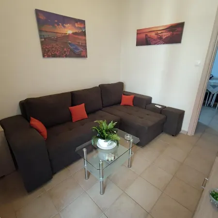 아파트 Eirini's Place